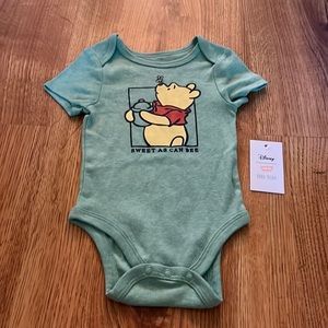 5/$10 Disney Green Pooh Bodysuit 9m